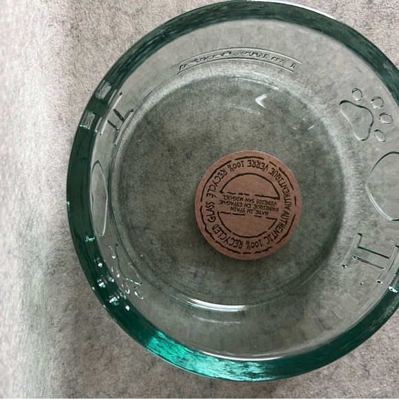 Clear Glass Pet Bowl with Heart Design - Picture 4 of 9